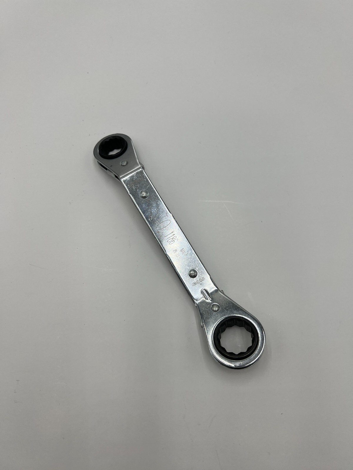 Proto 5/8″ x 3/4″ 12-Point Reversible Ratcheting Double Box End Wrench 1186