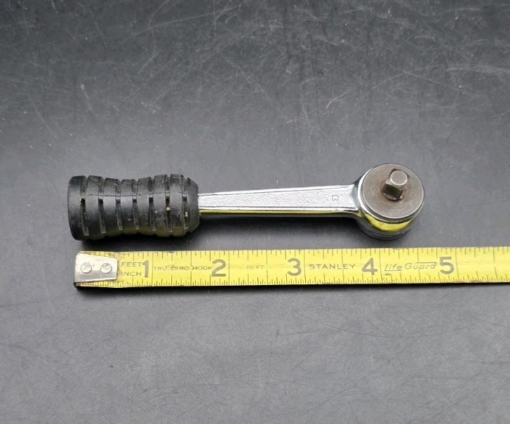 Vintage FACOM 1/4″ Sq Drive Round Head 72-Tooth Ratchet R151. Made In France