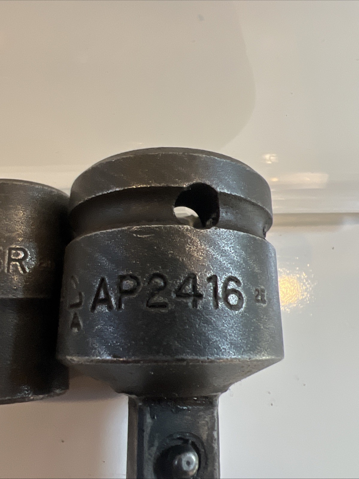 MAC TOOLS – Lot of 2 Sockets Including AP2416 & VP186R