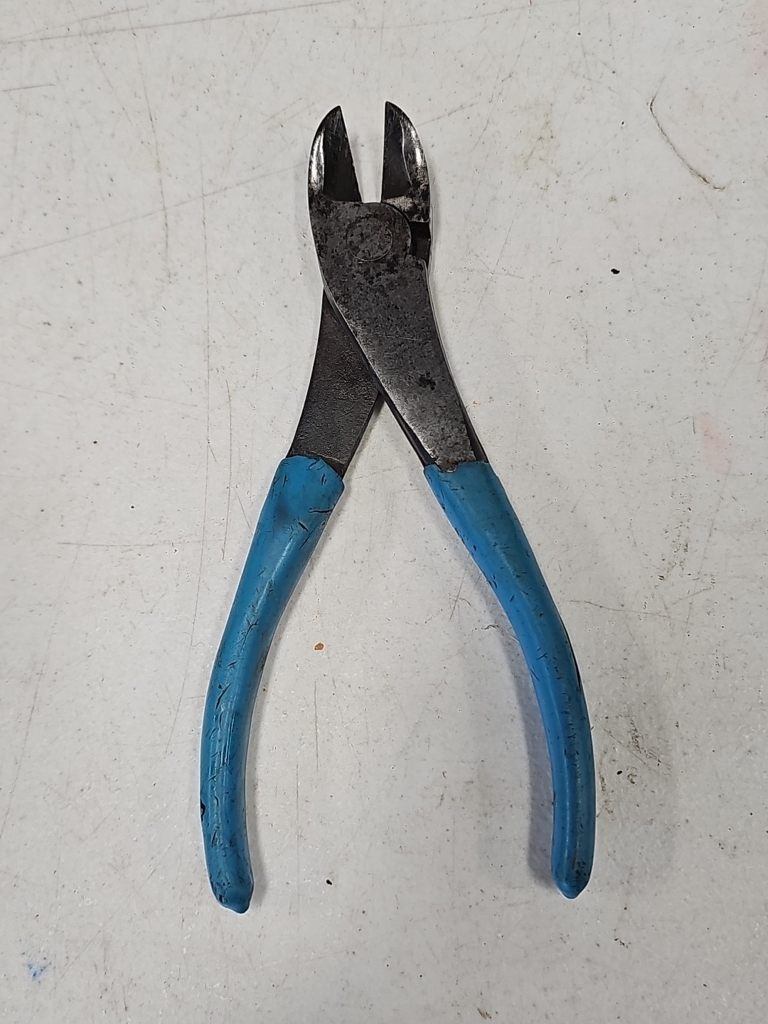 Channellock 447 8″ High Leverage Curved Diagonal Lap Joint Cutting Pliers