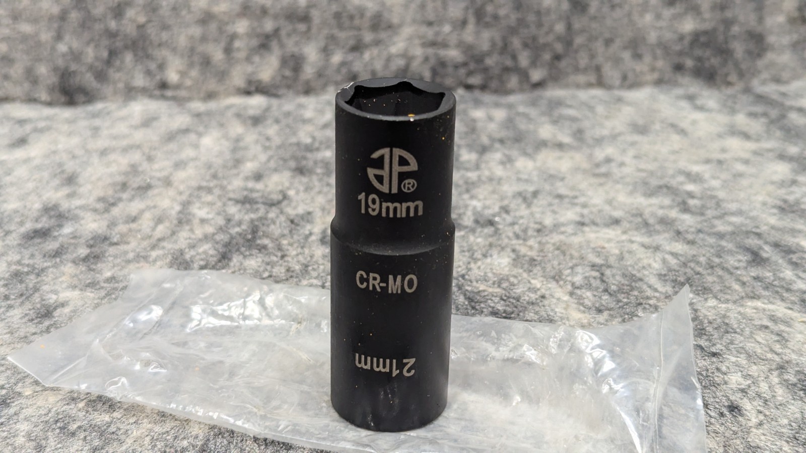 Specialty Products 1/2″ Square Drive Flip Socket w/ 19mm & 21mm Openings 79240