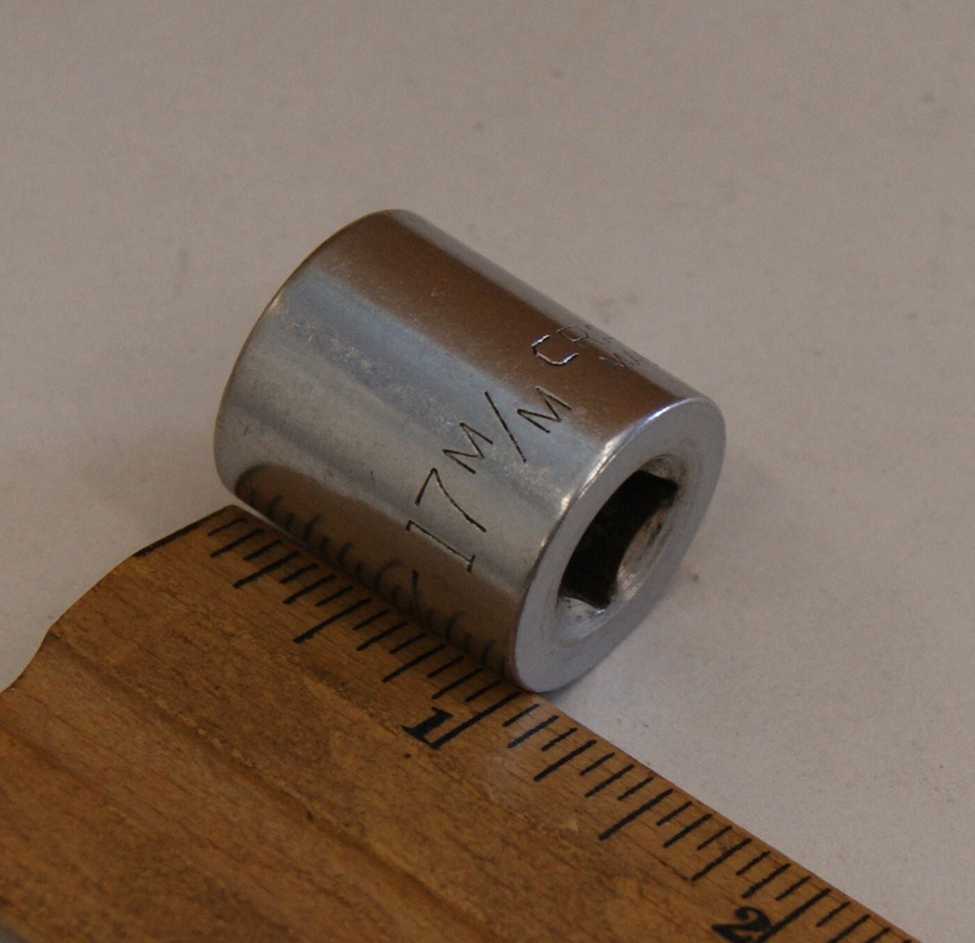 Craftsman Socket 3/8″ Drive 17 mm, 12-Point V-44307 Made In USA, SM2354