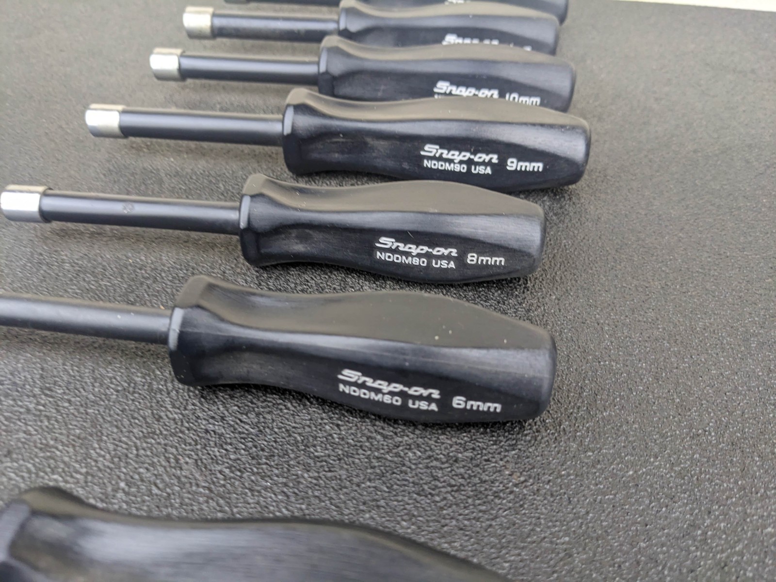 #bo023 Snap On Tools 7PC METRIC 6PT BLACK HARD INSULATED NUT DRIVER SET 6-12MM