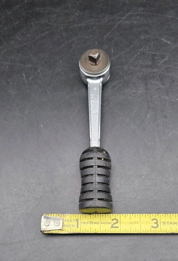 Vintage FACOM 1/4″ Sq Drive Round Head 72-Tooth Ratchet R151. Made In France