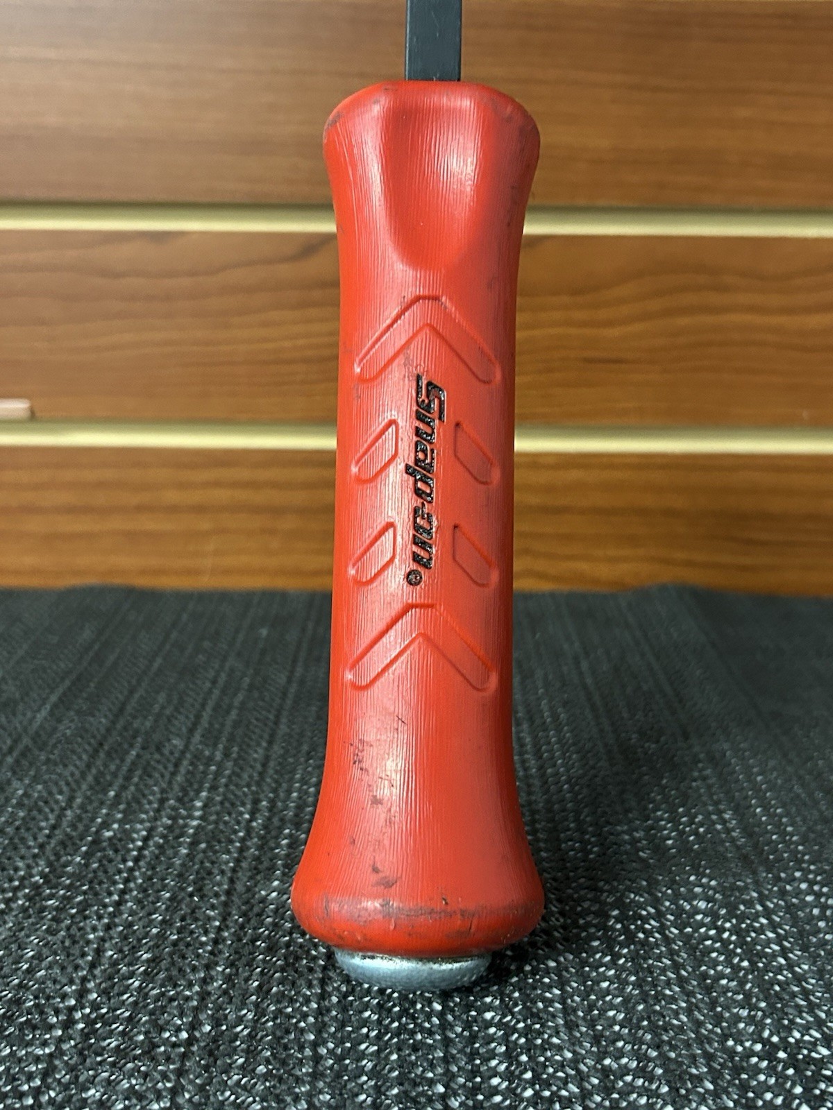 Snap-On Tools USA SPBS24A Red Hard Handle 24″ Inch Striking Pry Bar
