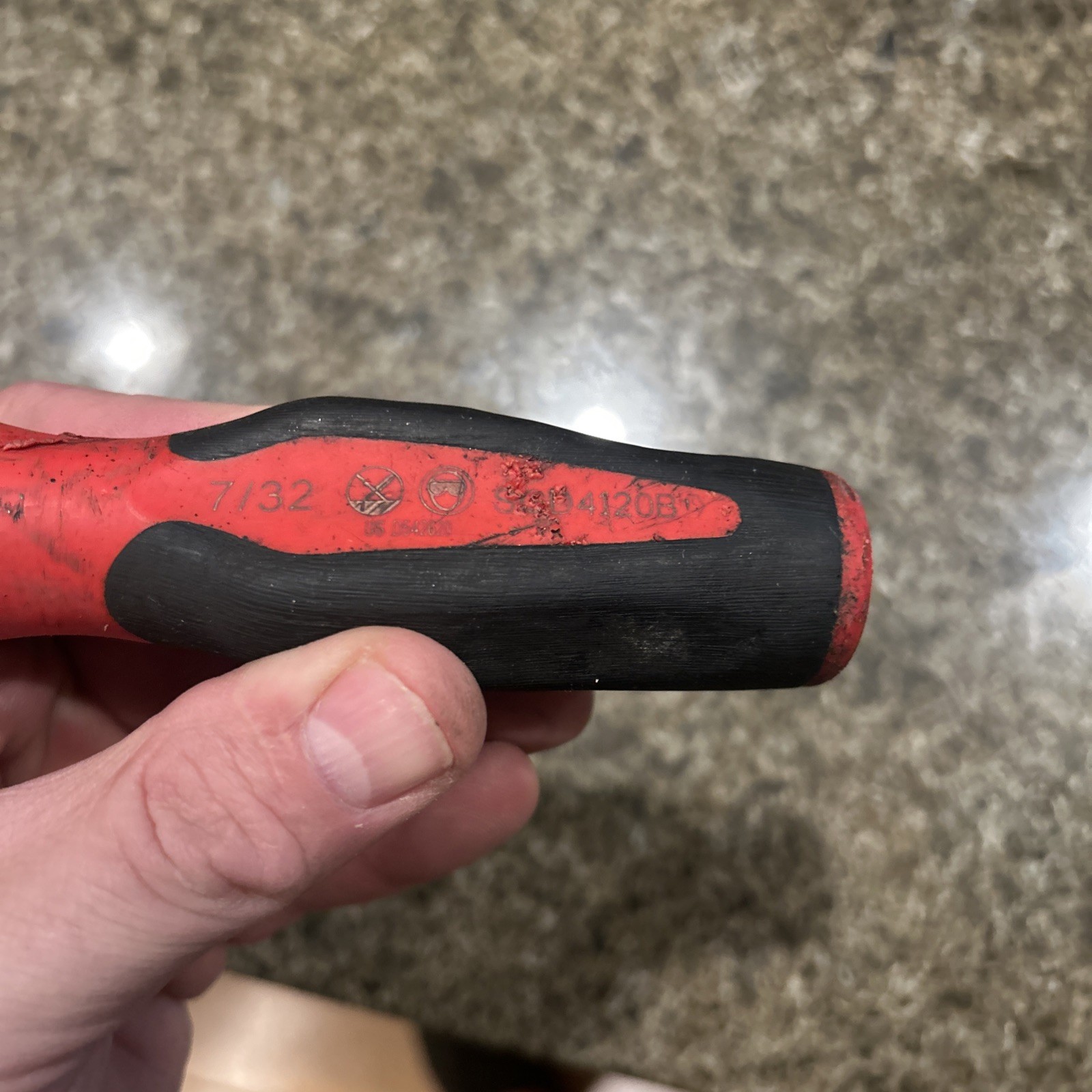 Snap-On 7/32″ Flat Tip Long RED Screwdriver SGD4120B