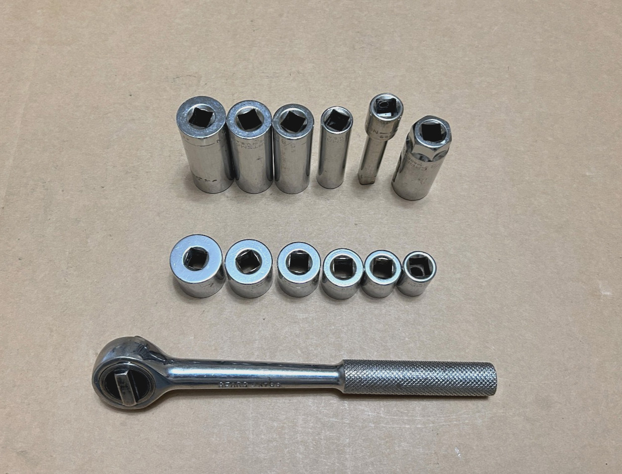 13 – Craftsman-Sears, 3/8″ Ratchet Wrench, 6 Standard 12-pt/ 5 deep Sockets-6pt