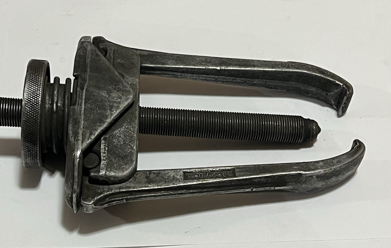 Blue Point CG-270 10-Ton 2-Jaw Gear Bearing Puller 8-1/2″ Spread 5-1/2″ Reach
