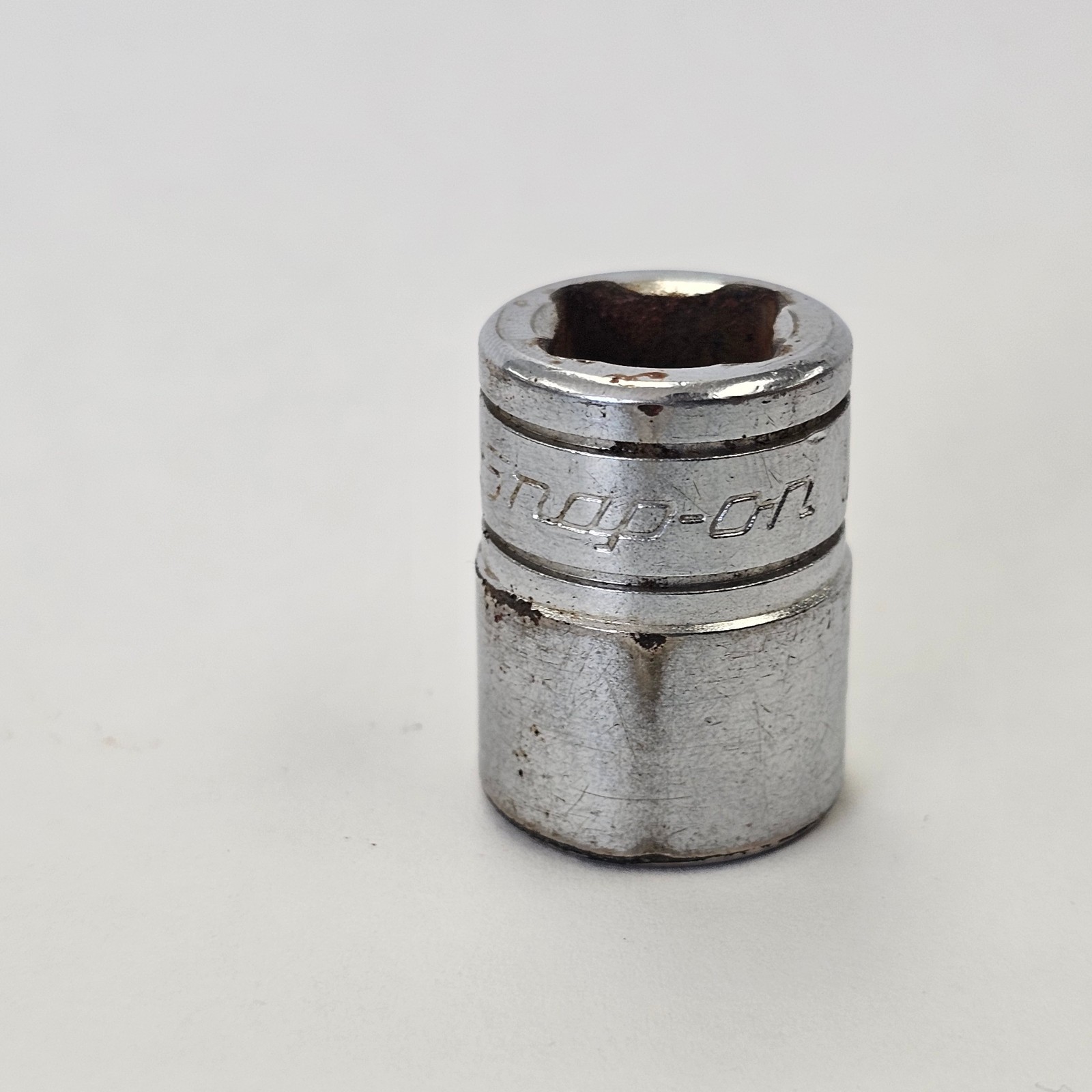 Snap On F161- 1/2 Inch Chrome- 3/8 Drive -12 Point Shallow Socket