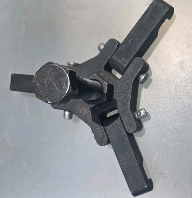 OEMTOOLS 27139 Harmonic Balancer Damper Puller – 3-Jaw Body Only