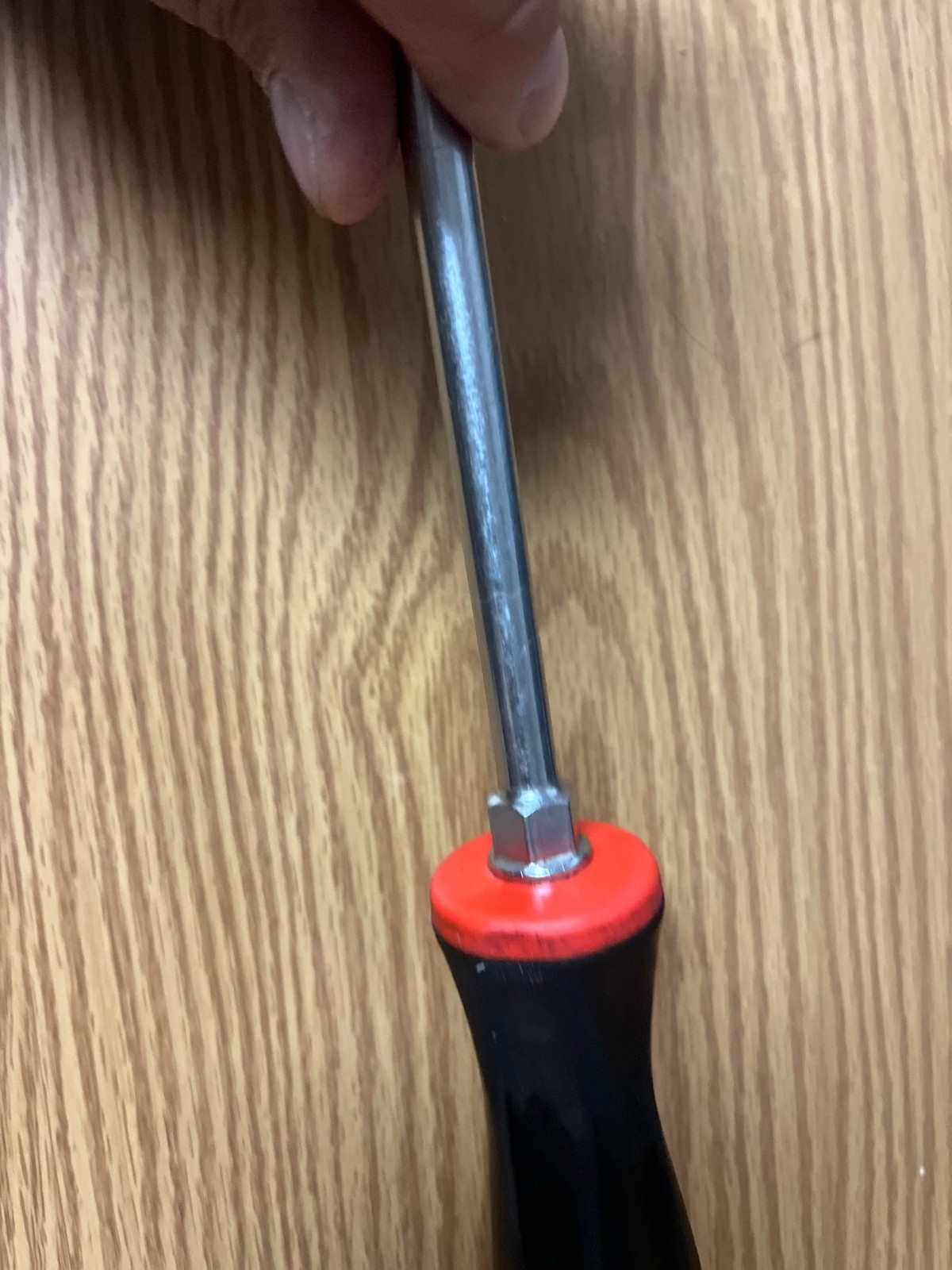 SNAP ON – NO4 PHILLIPS SCREWDRIVER WITH BLACK/RED CUSHION GRIP HANDLE- LOC#279