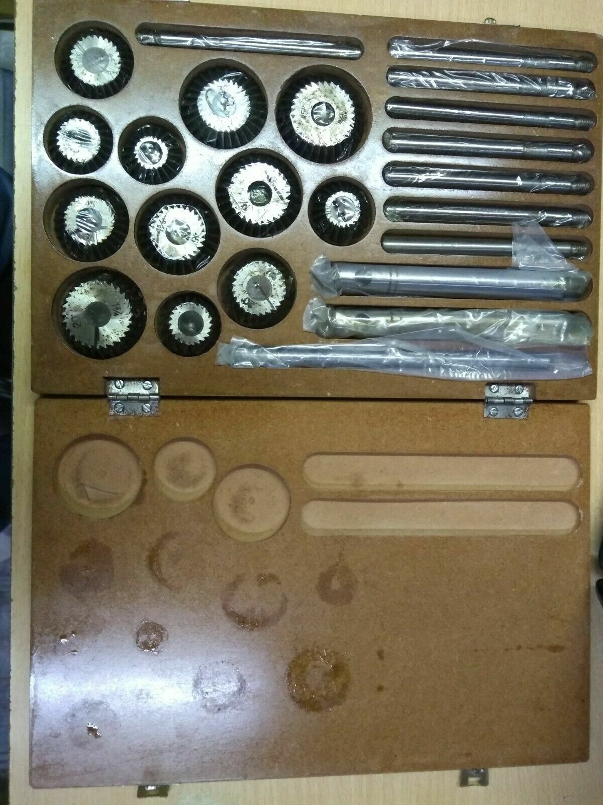 23x VALVE SEAT CUTTER SET HIGH CARBON STEEL 12 CTR + 8 STEMS + 2 ARBOR + 1 ROD