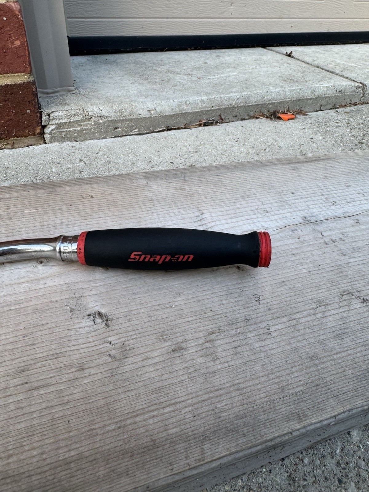 Snap On 3/8″ Drive Flex Head Ratchet Soft Grip Bent Handle FHBF80A RED