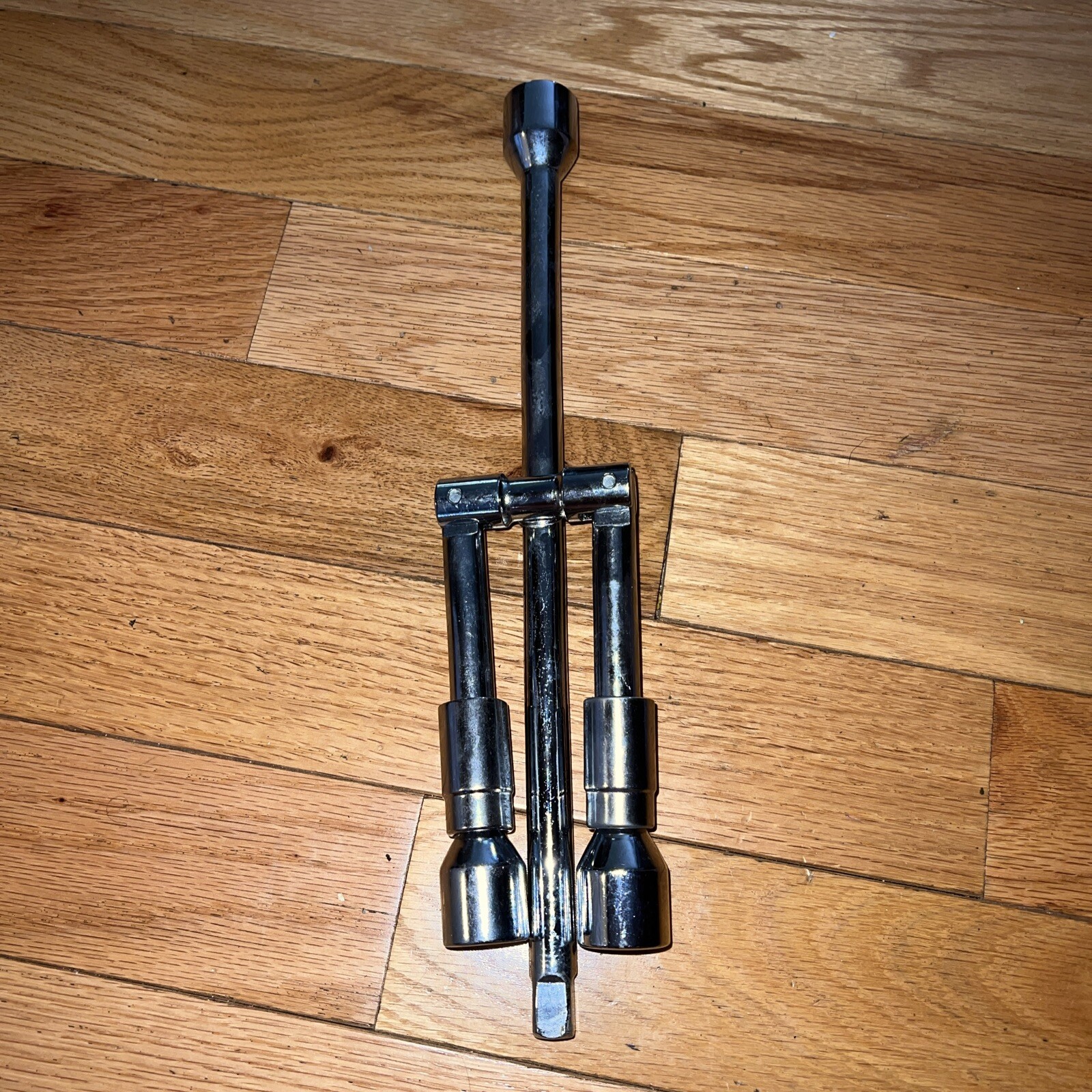 Rondo Trailer Foldable 4 Way Lug Wrench New