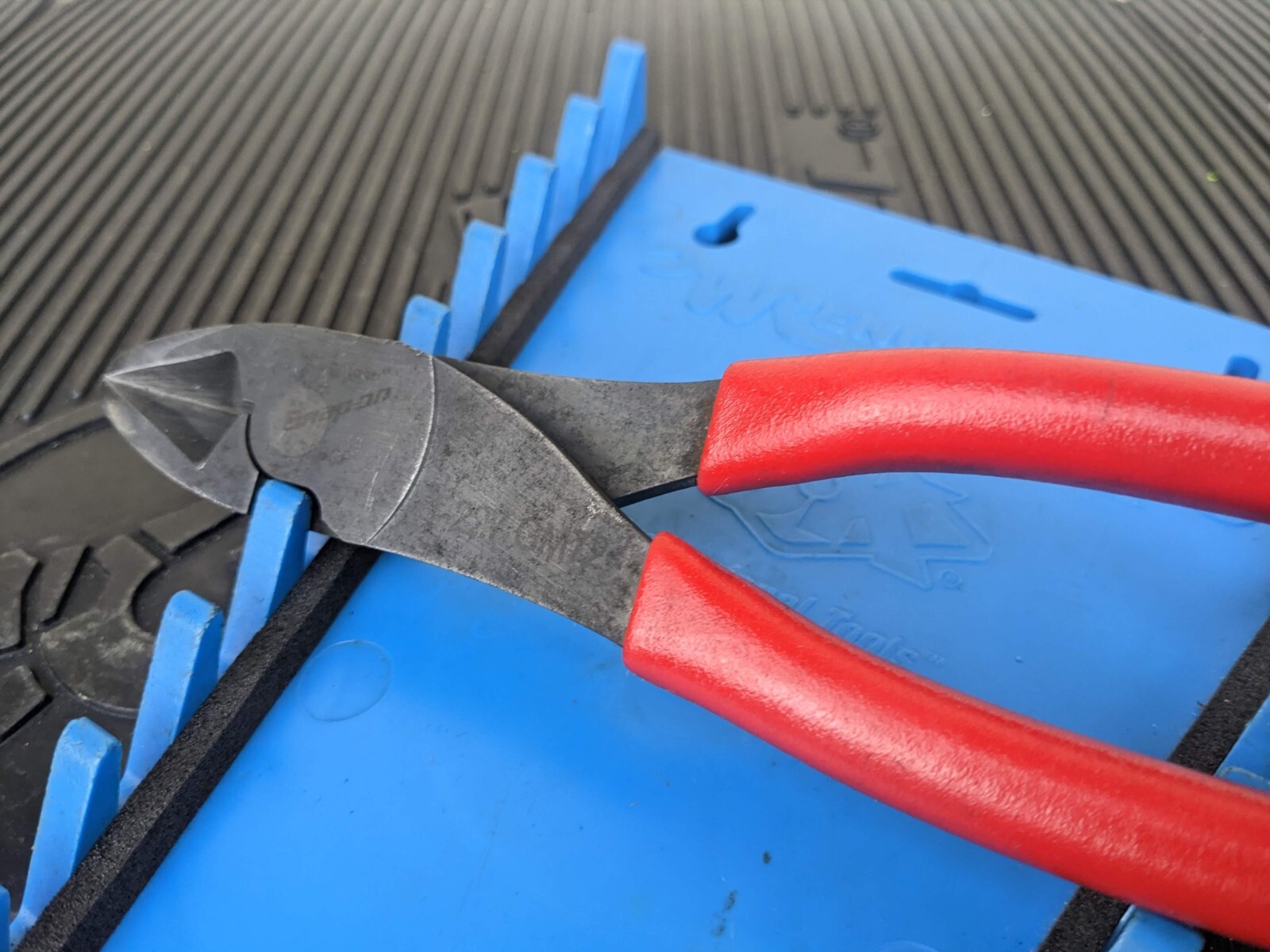 #av984 Snap On USA Vector Edge High-Leverage Diagonal Cutter Pliers RED 388CF