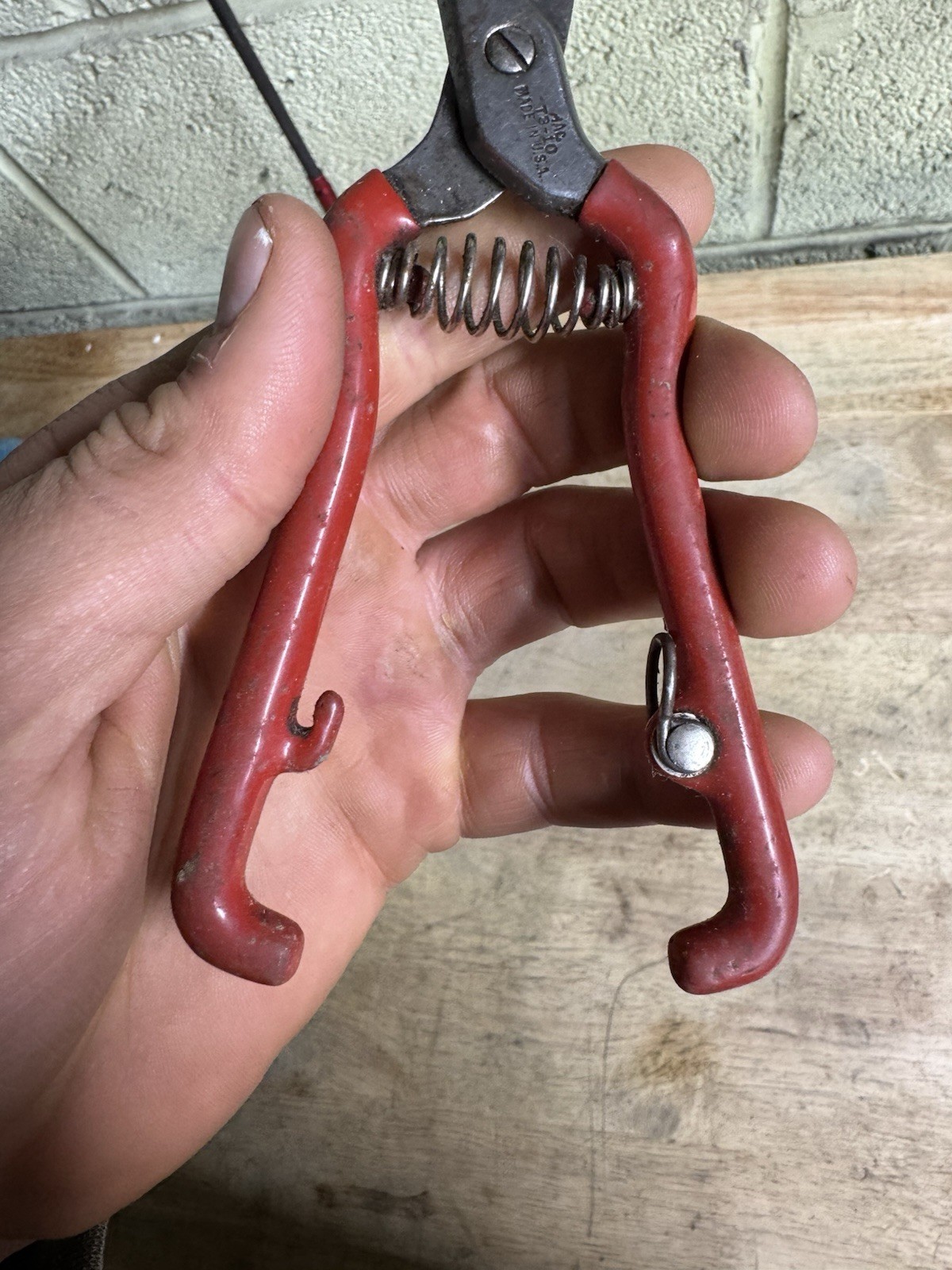 MAC Tools USA Vintage TS-10 Tin Snips – 6″ Long Mini Cutting Shears