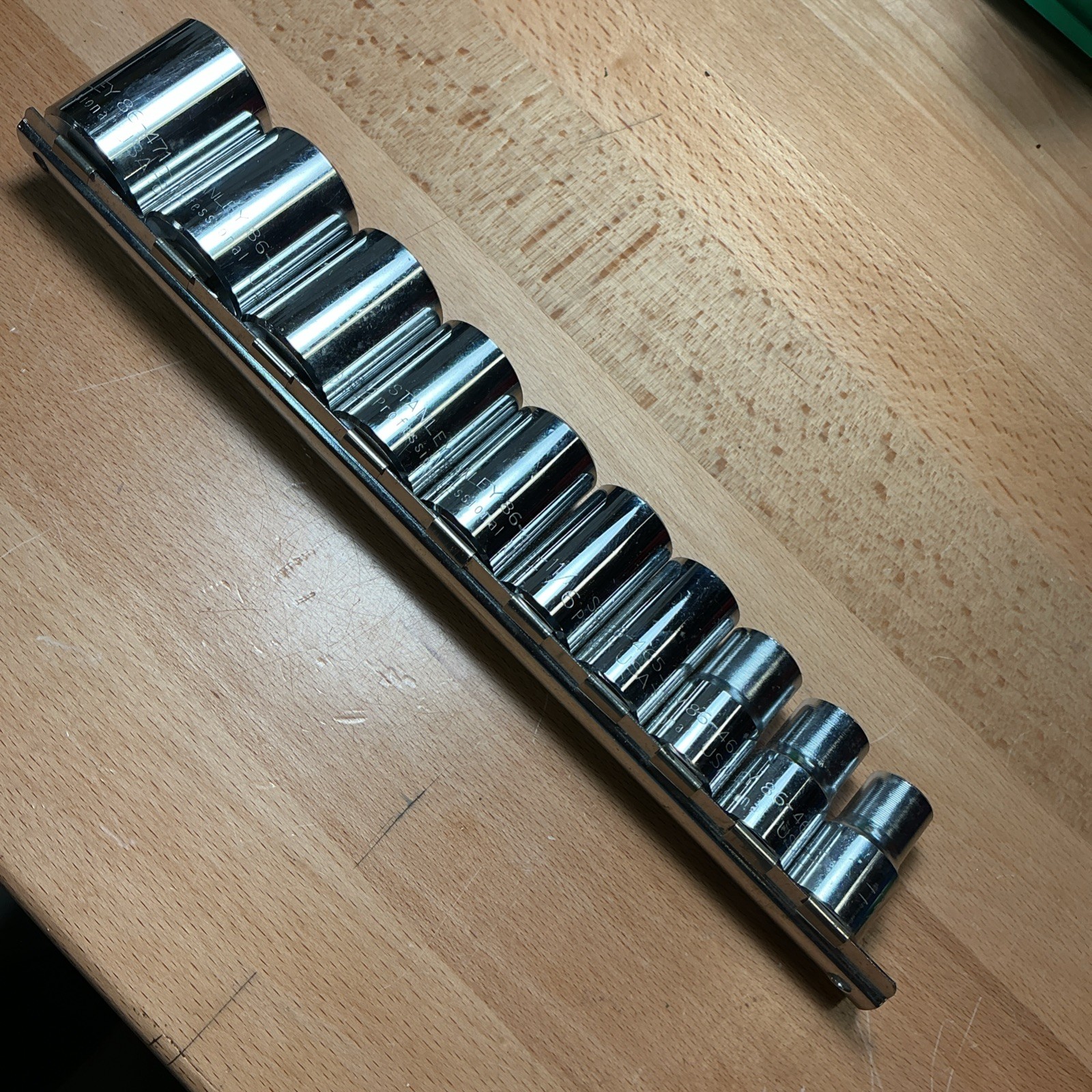Stanley USA Professional 10pc 12 Point 1/2″ Drive Socket Set: 1” To 7/16”