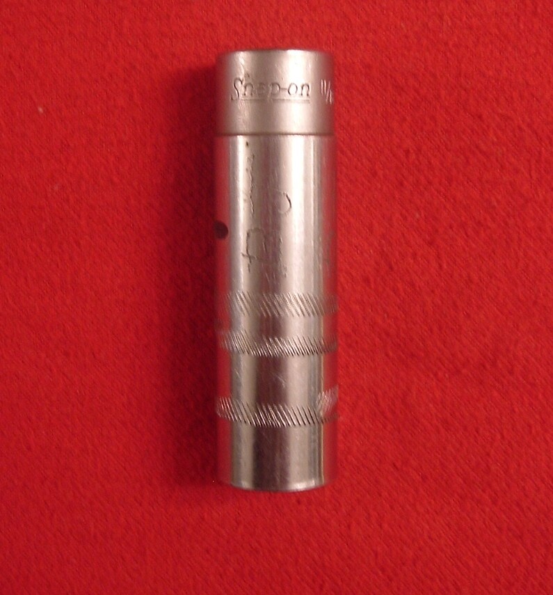 VINTAGE SNAP-ON TOOLS #SVS221-1/2″ DR, 12 PT SAE 11/16″ FLANK DR DEEP SOCKET-USA