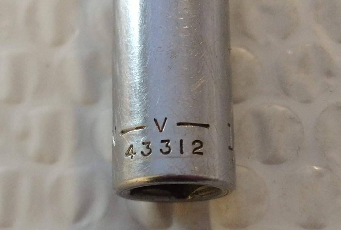 CRAFTSMAN TOOLS USA V43312, 3/8″ DRIVE, 1/2″ SOCKET, 2.5″ DEEP, 12 POINT.
