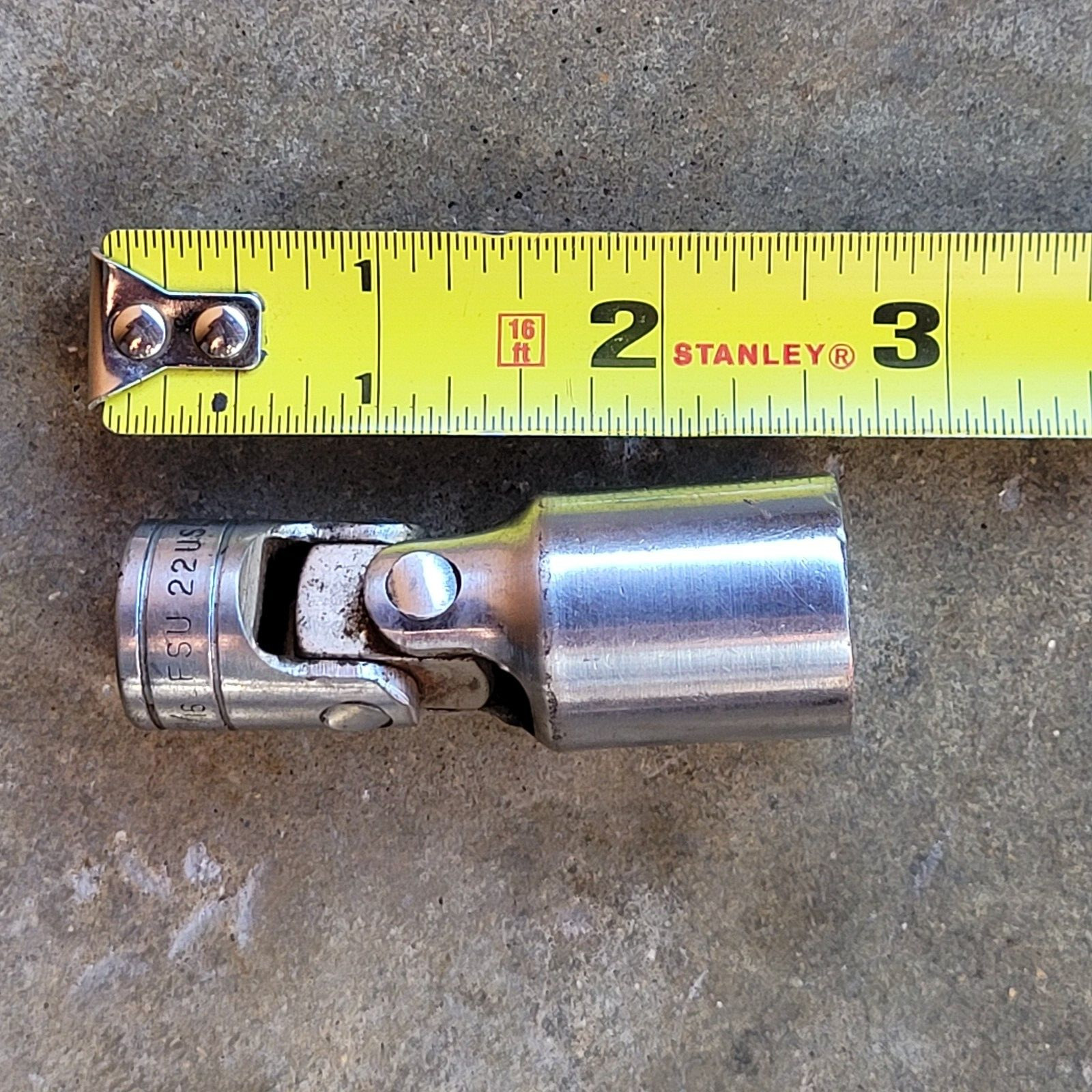 Snap On Tools FSU22 – 11/16″ Semi Deep Swivel Socket, 3/8″ Drive, 6 Point