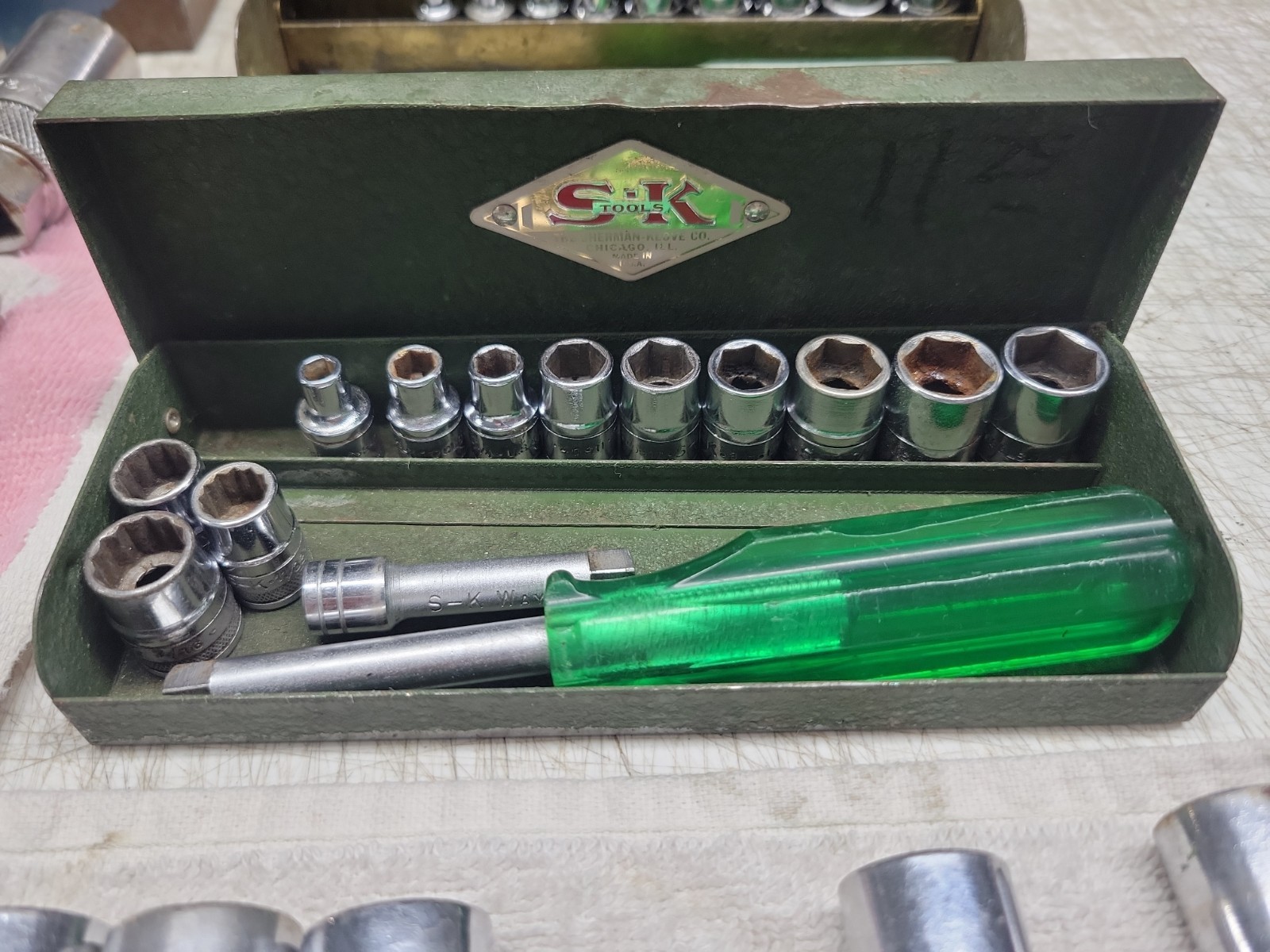 S-K Tools Over 80 S&K 1/4″ 3/8″ 1/2″ Drive Sockets Shallow/Deep, 6/8/12 Point