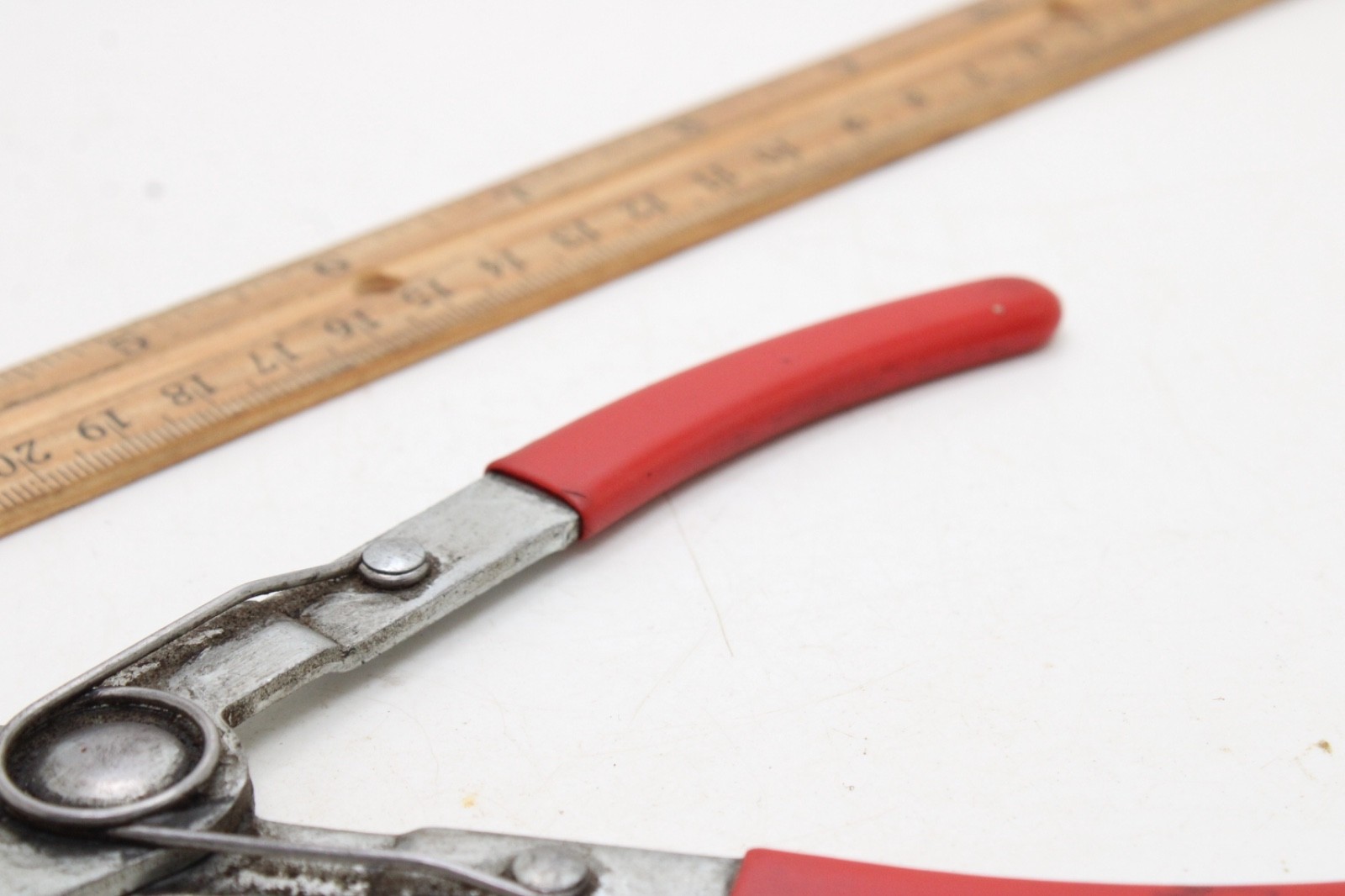 Unbranded 7″ Spring Loaded Red Rubber Handle External Snap Ring Pliers USA