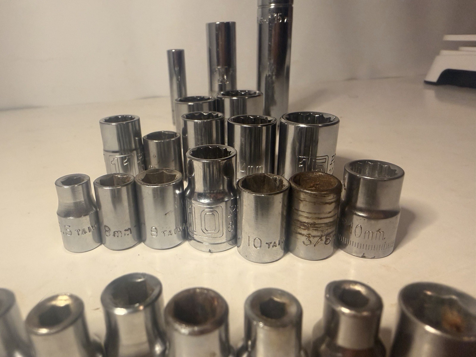 25 Piece Random Assortment Of Sockets Mostly Metric