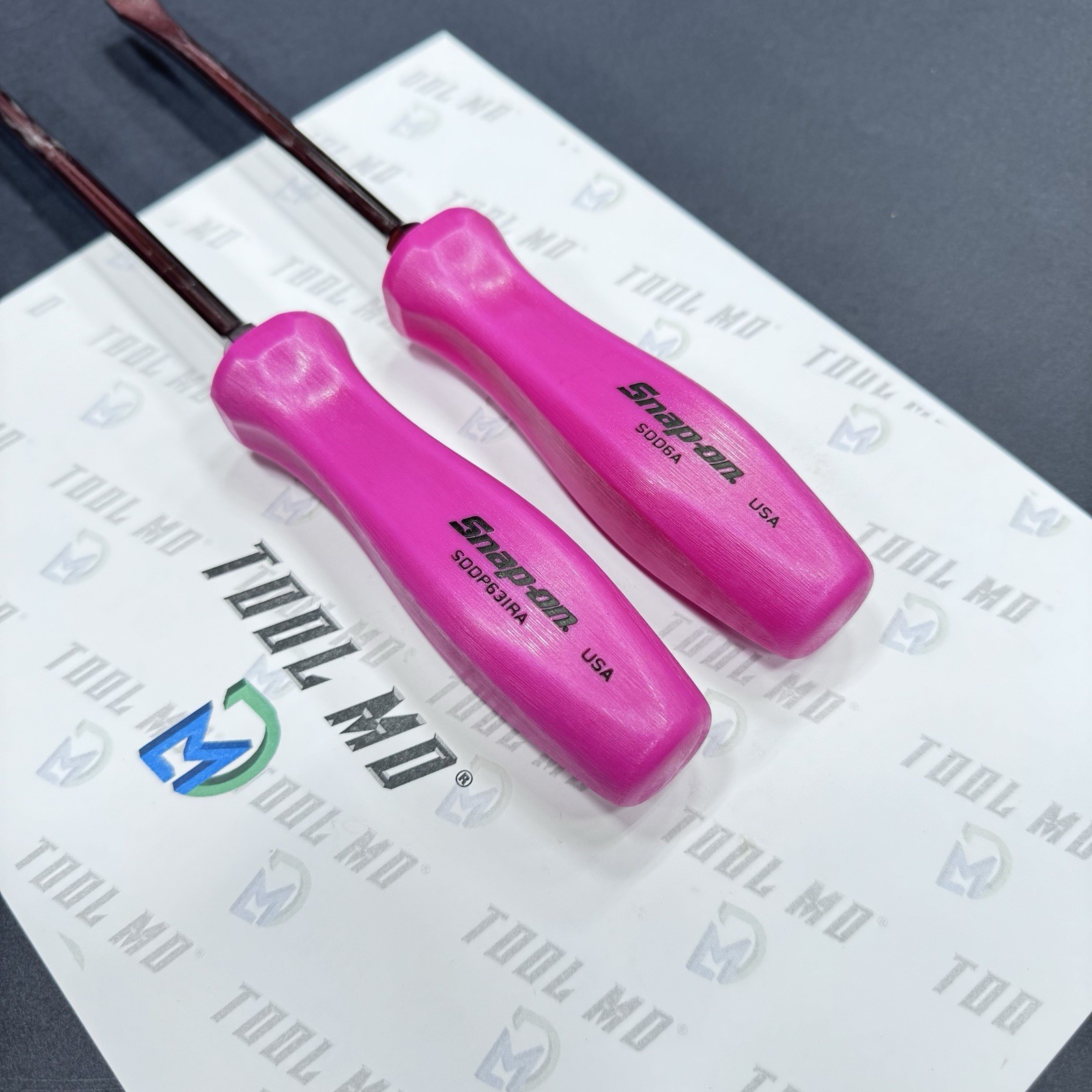 Snap-on Tools RARE 2pc ELECTRIC PINK Hard Handle Screwdriver Set SDDP63IRA SDD6A