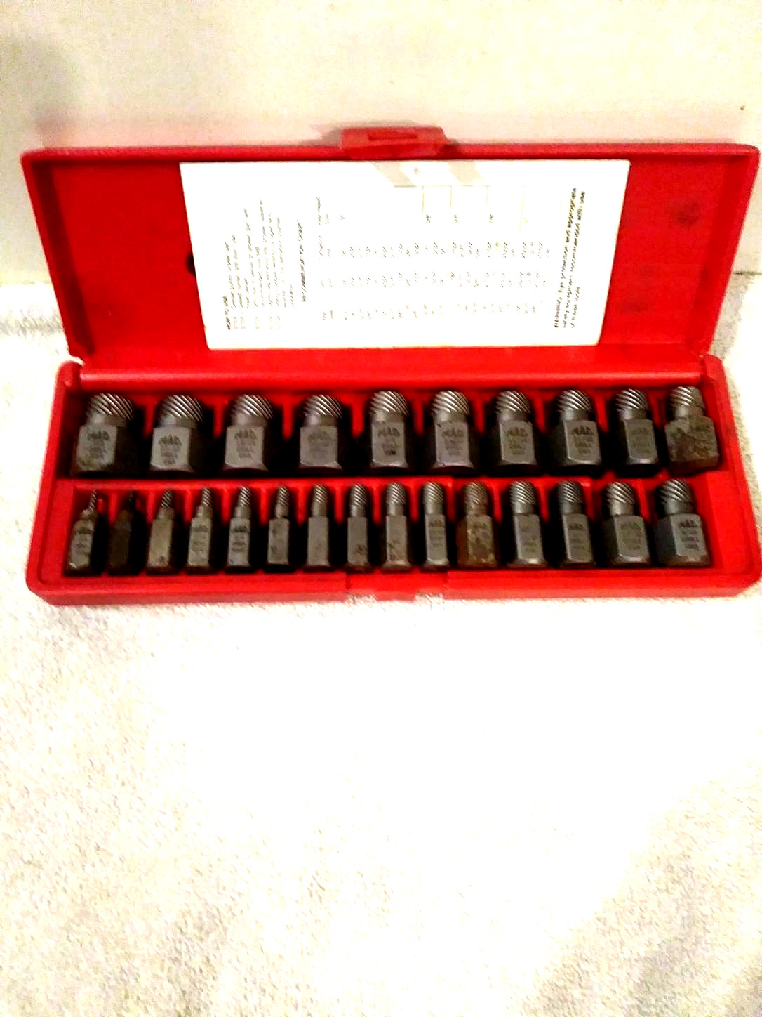 MAC TOOLS 25 PC. SCREW EXTRACTOR SET HEXAGONAL HEAD MULTI SPLINE SIZES 1/8 -7/8