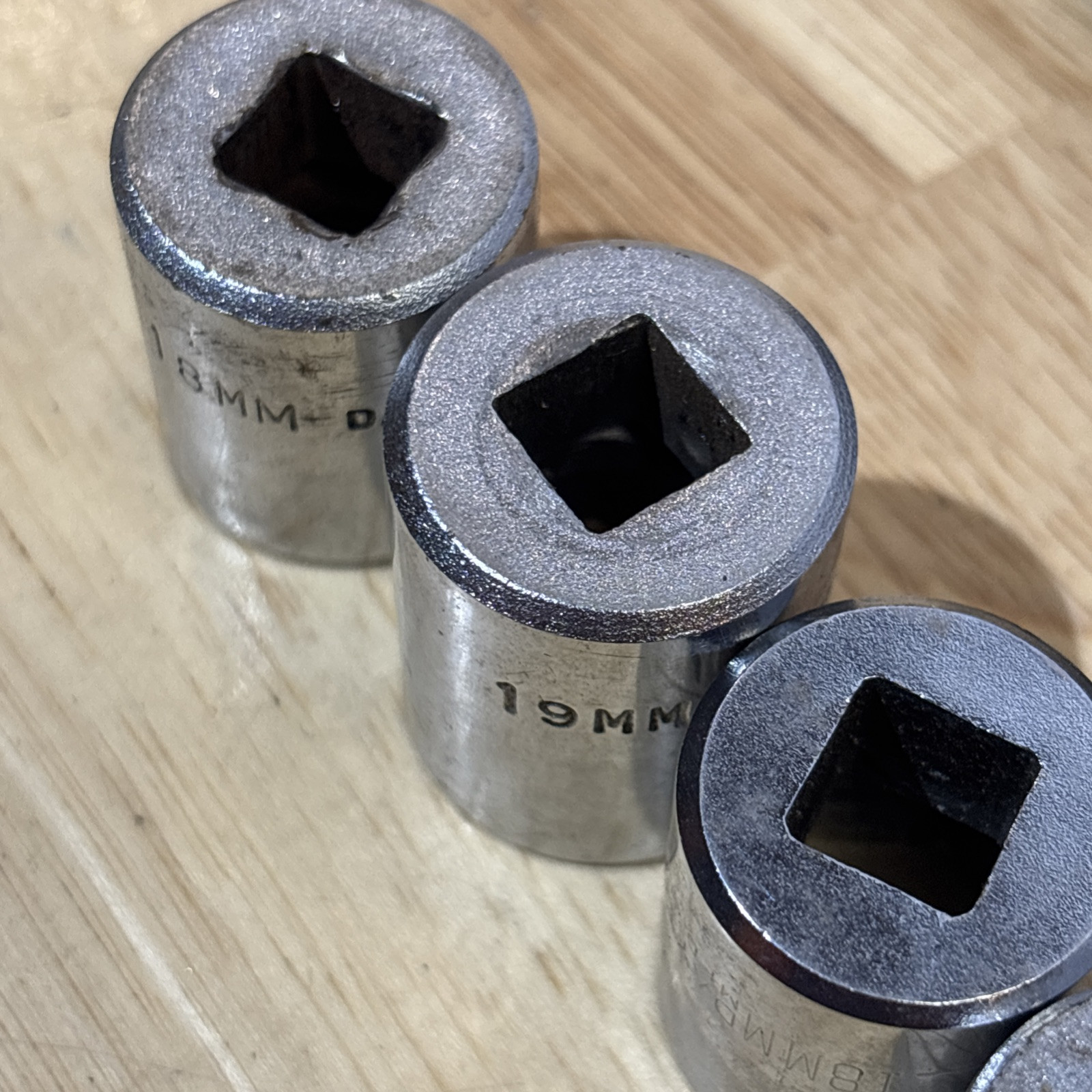 Dayton Metric Shallow Socket Set 3/8″ Drive 6 Point 7mm to 19mm USA READ!