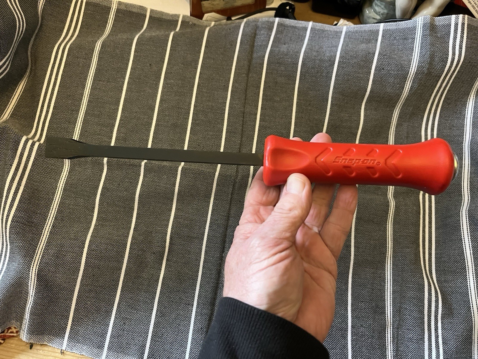 New Snap On Tools 12” Striking Pry Bar Classic Red Heavy Duty New Premium Tool