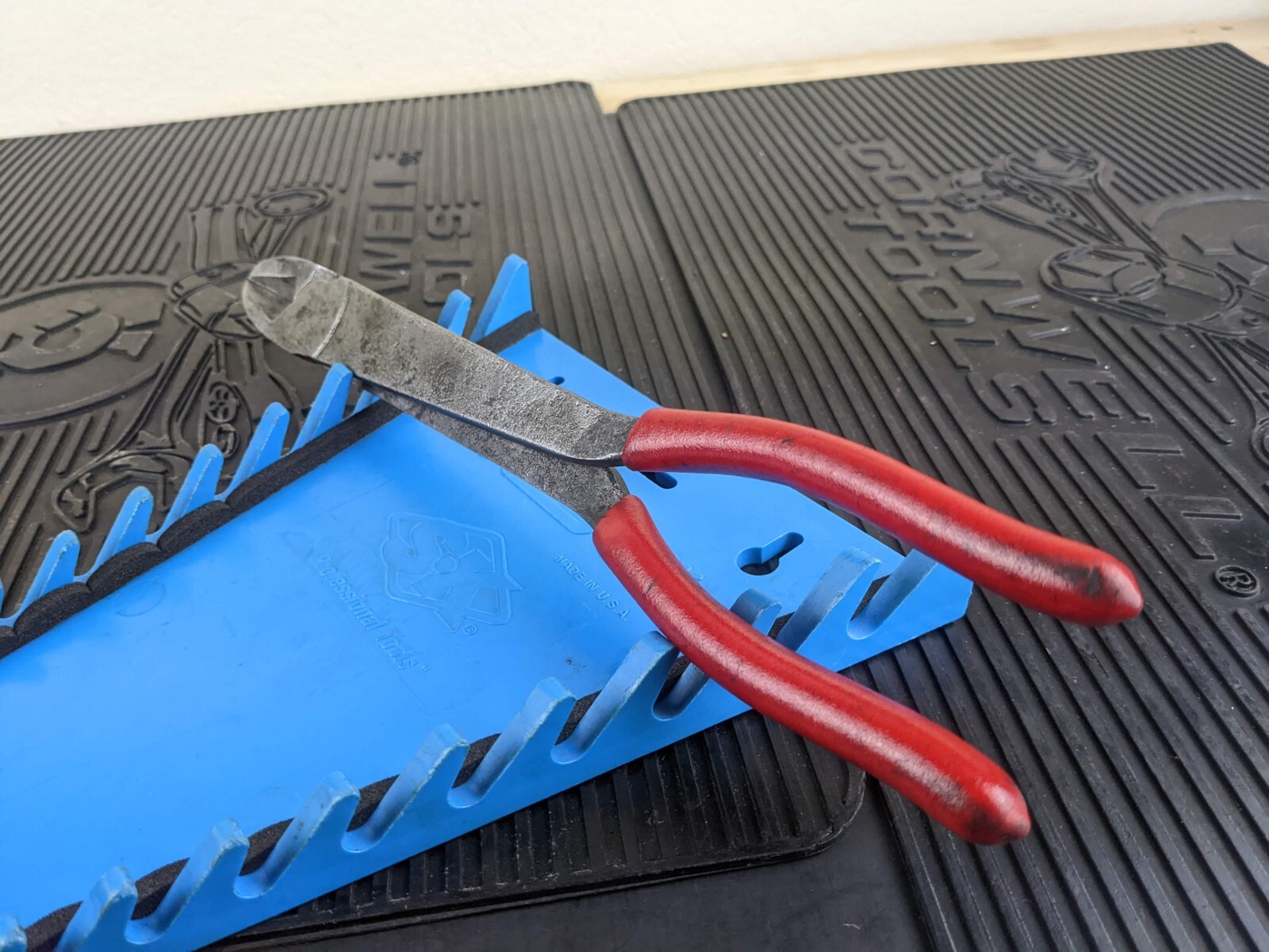 #at884 Snap On 312CF RED 11″ Heavy Duty Diagonal Cutters