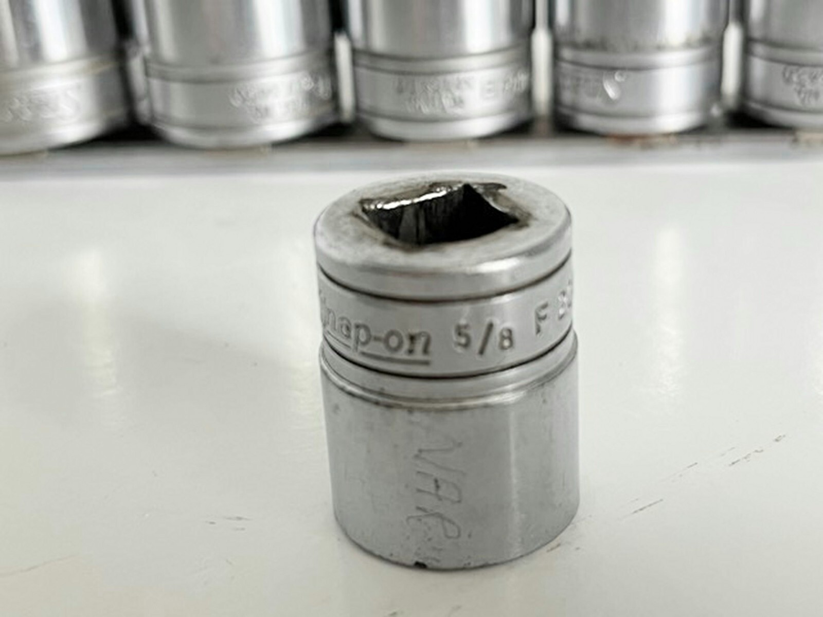 SNAP-ON TOOLS 6-piece 12 Point 3/8″ Drive SAE Sockets on Rail 5/8″ to 1″ Sizes