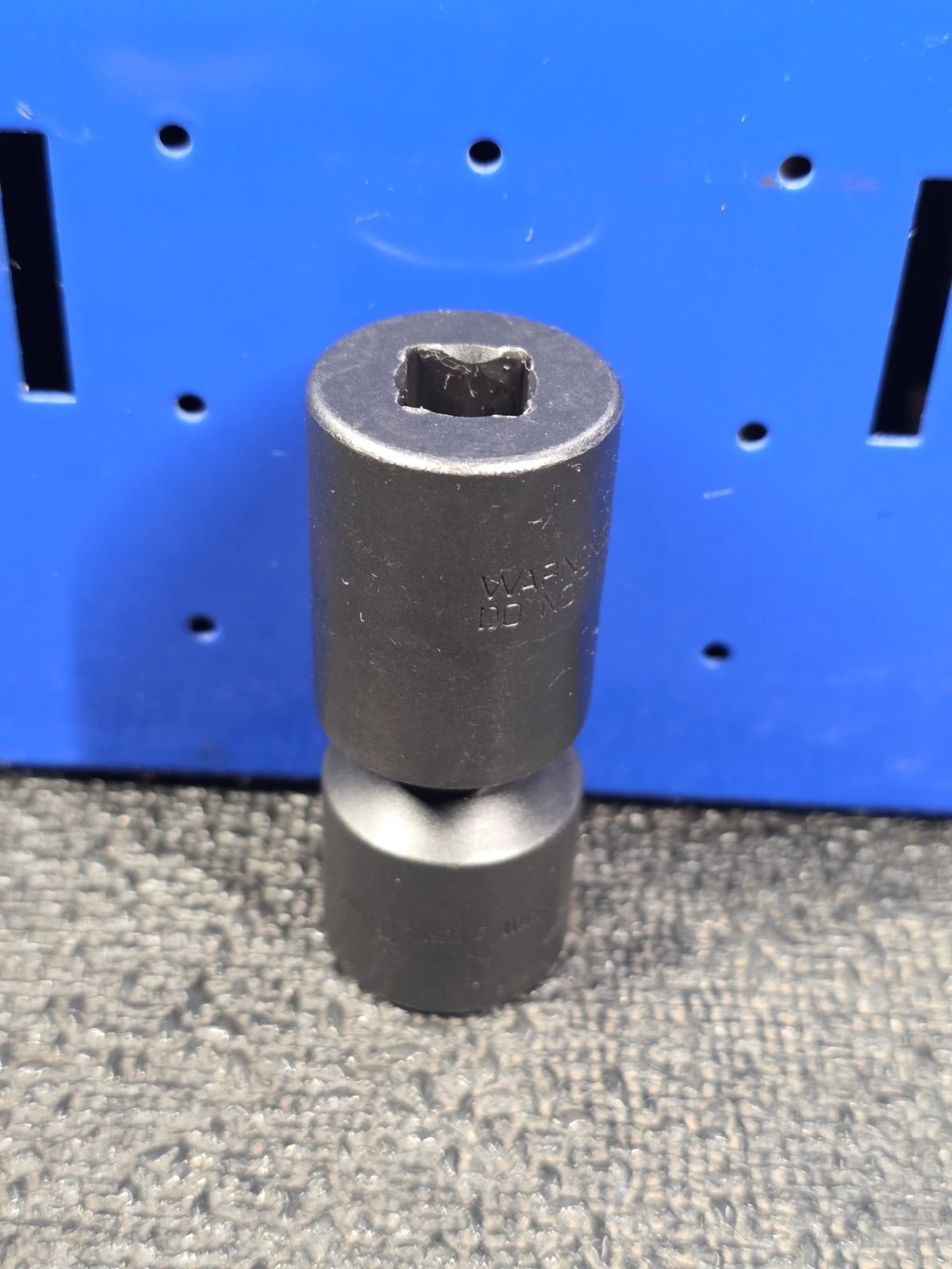 Snap-on Tools IPFM17C 17mm LIGHT USE 3/8″ Drive 6-Point Impact Swivel Socket