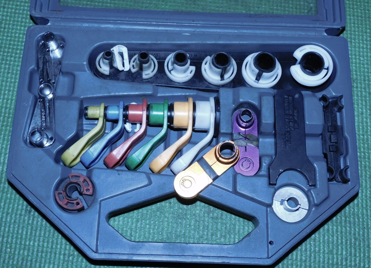 Lisle #39900 19pc A/C and Fuel Line Master Disconnect Tool Set, Premium Used.