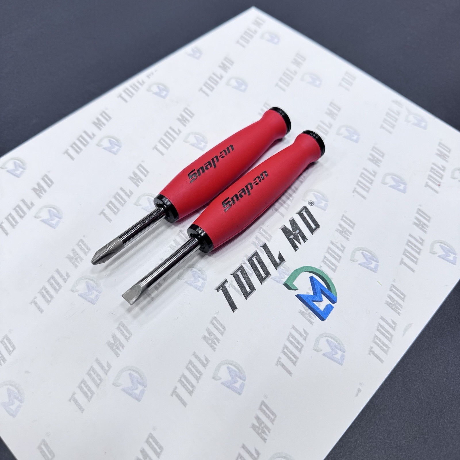 Snap-on Tools 2pc CUSTOM REVERSE RED Ratchet Handle Stubby Screwdriver Set SHD1