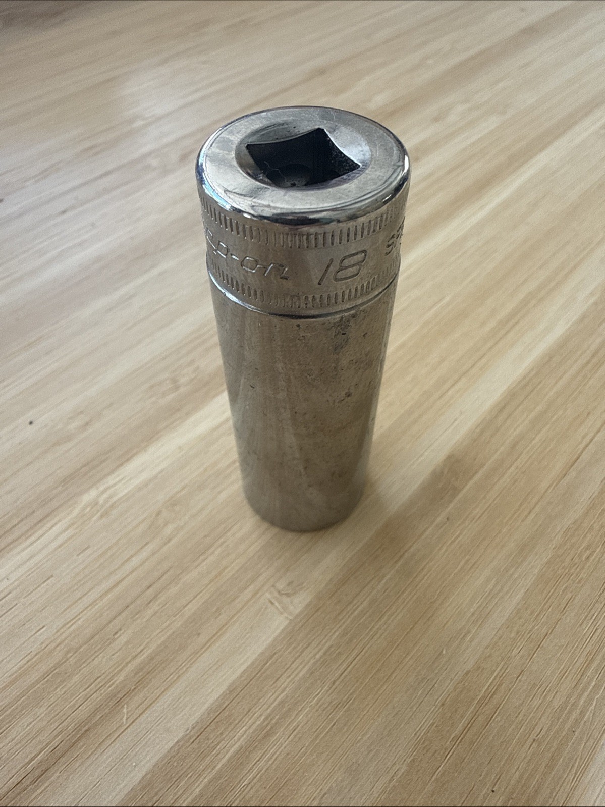 Snap On 3/8″ Drive 18MM 6PT Metric Deep Chrome Socket USA SFSM18