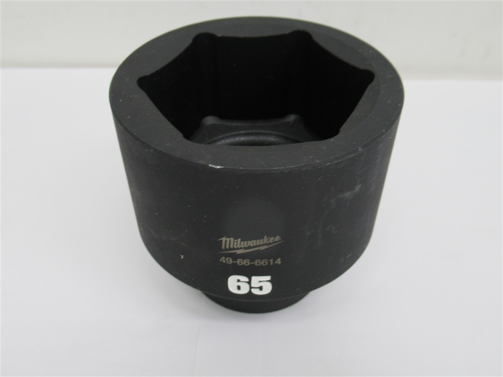 Milwaukee 49-66-6614, 65mm Standard Imapct Socket, 1″ Drive, 6 Point