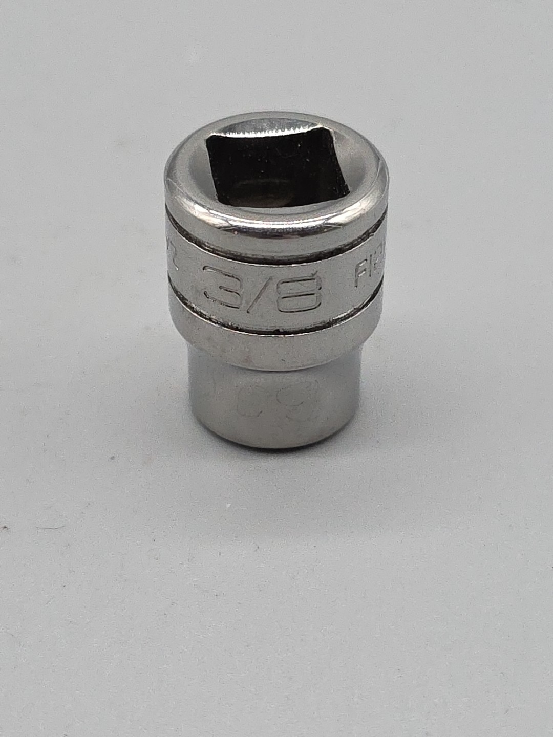 Snap-On Tools F121 3/8″ Drive 12-Point SAE Shallow Socket 3/8″ USA
