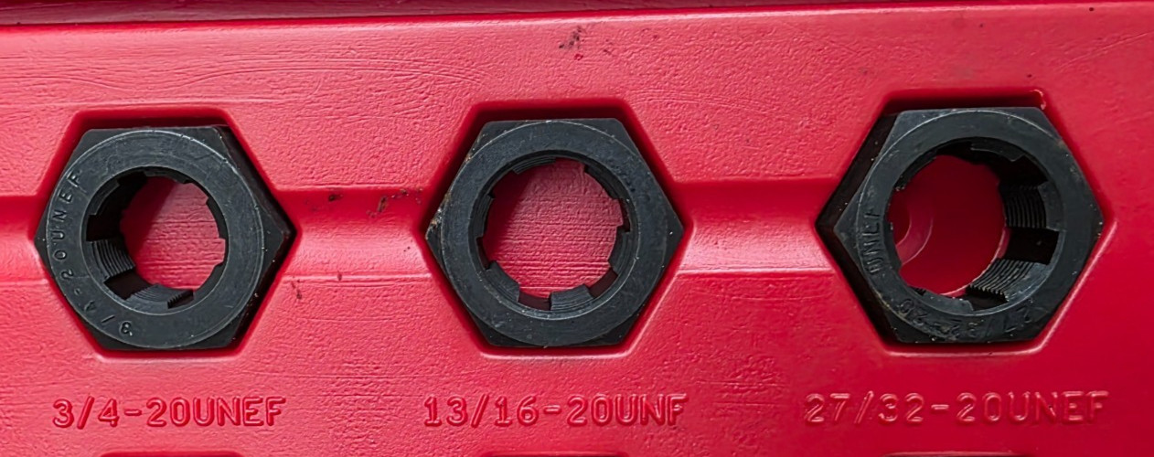 Snap On 20 pc Master Spindle Rethreading Set