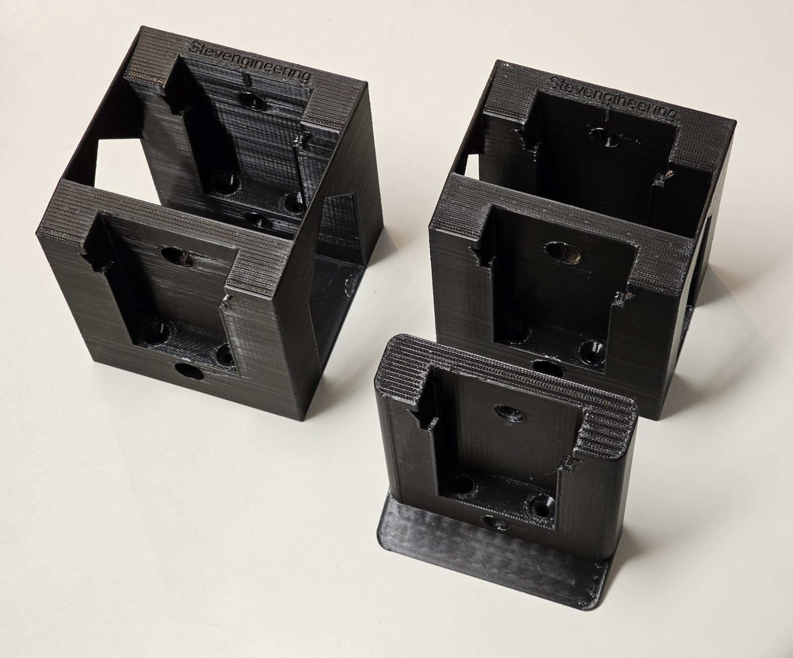 Kobalt 24V Battery Wall Mount Hanger – Flexible Orientation