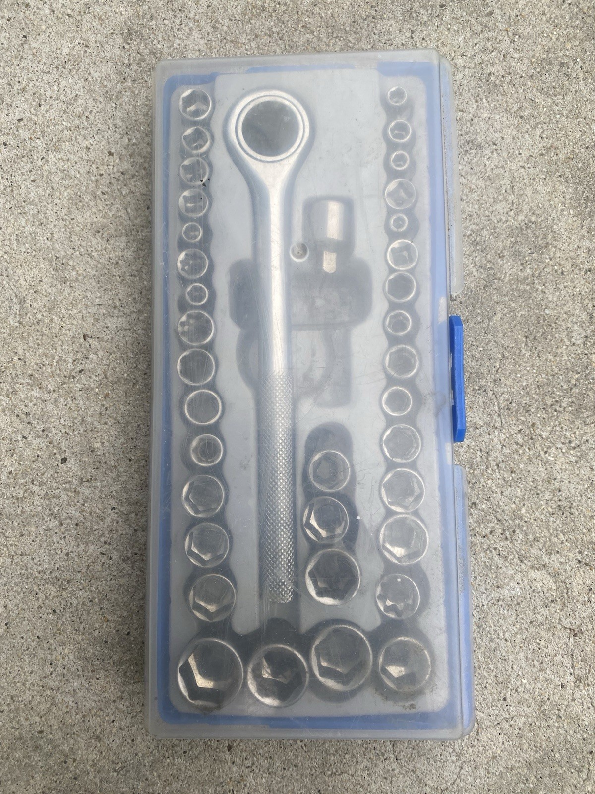 PITTSBURGH 40pc METRIC & SAE 3/8in DRIVE SOCKET Ratchet SET