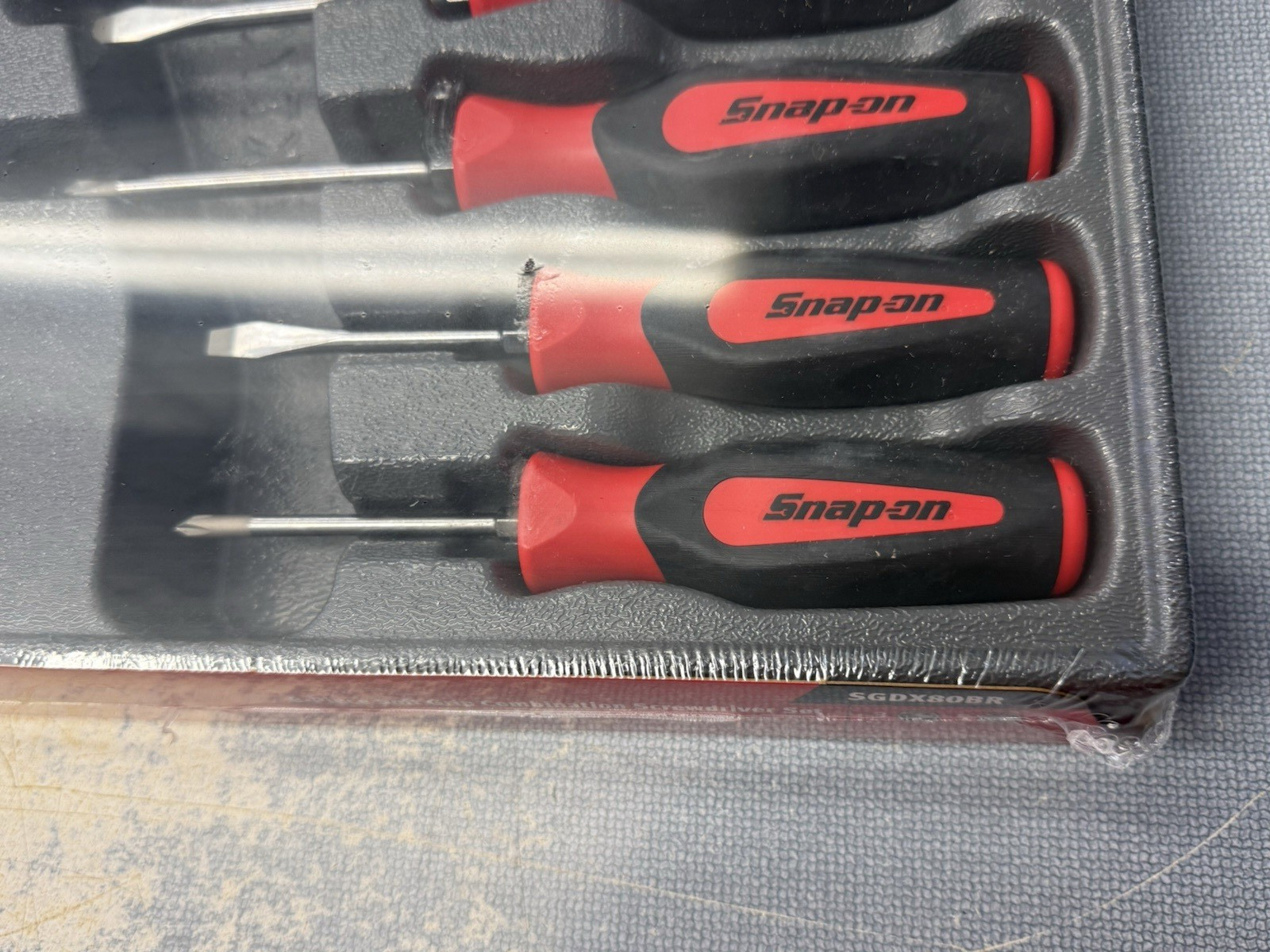 Brand New Snap-on USA 8 piece Soft Grip Combination Screwdriver Set SGDX80BR