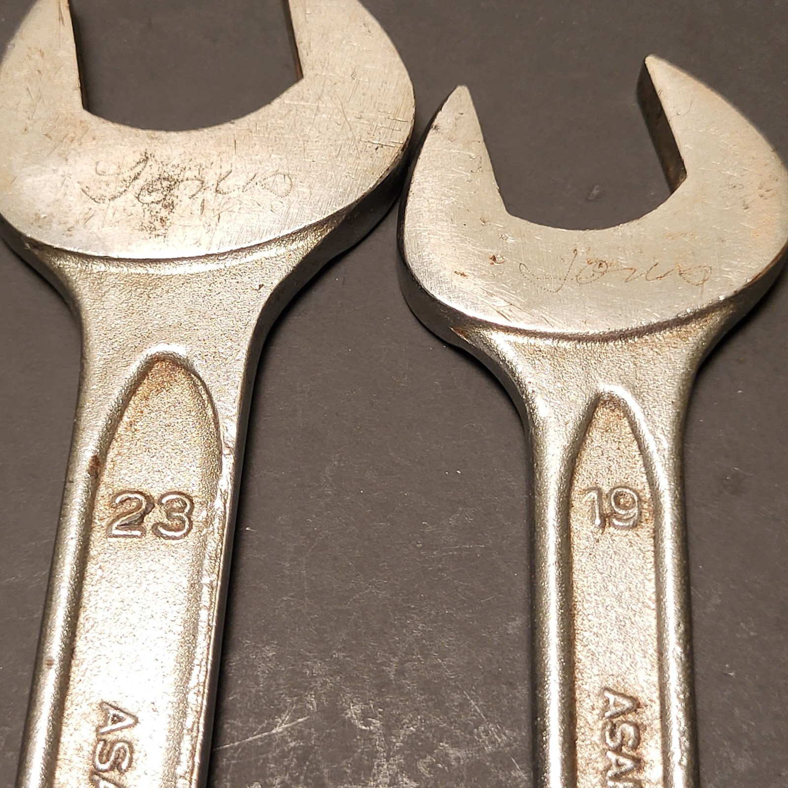 Ash Asahi Tools 2 piece open end wrench 23-21mm & 19-17mm