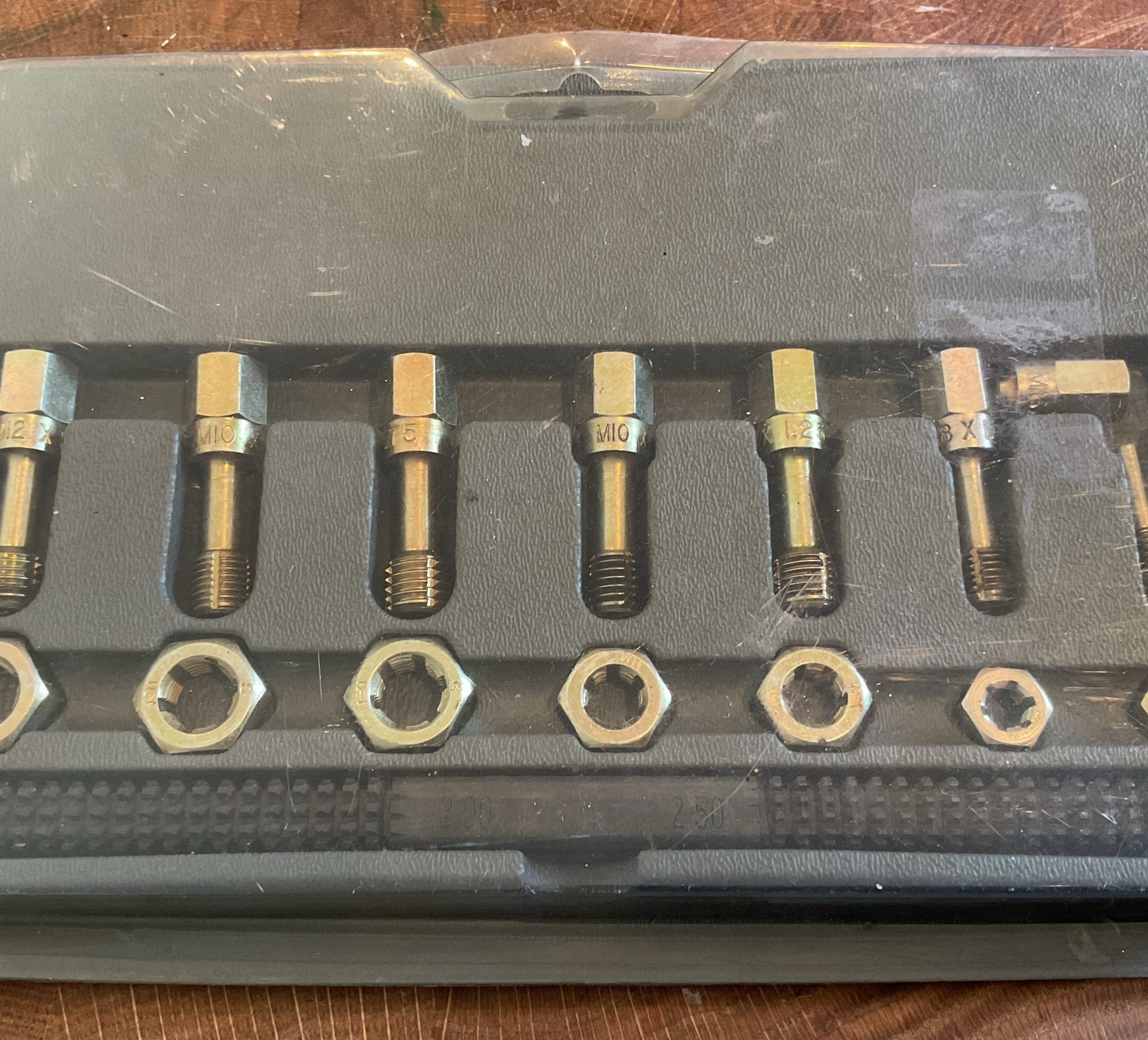 THREAD REPAIR METRIC TAP AND DIE RETHREADER 15 PCS SET LANG 2584 MADE IN USA