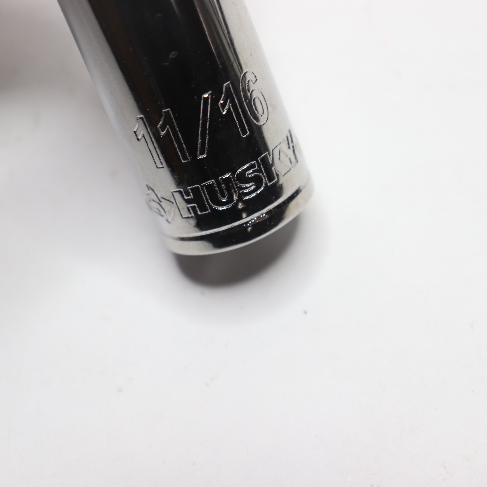 Husky SAE Deep Socket 12-Point 1/2″ Drive 11/16″ H2D12PDP1116