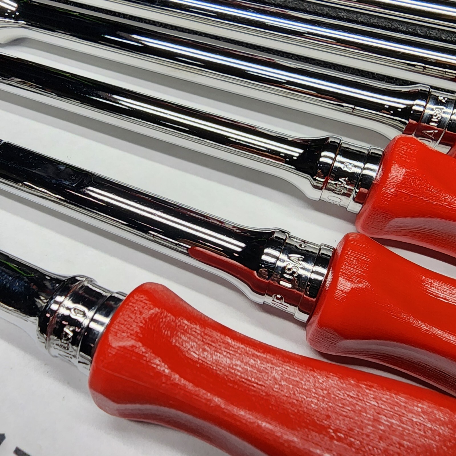 Snap-on Tools NEW 8pc RED Hard Handle 3/8″ Drive Fixed & Flex Head Ratchet Set