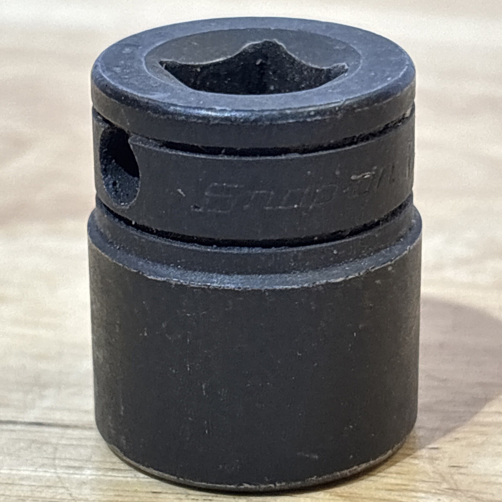 Snap On 11/16″ Shallow Black Industrial Socket 3/8″ Drive 6 Point GFS221