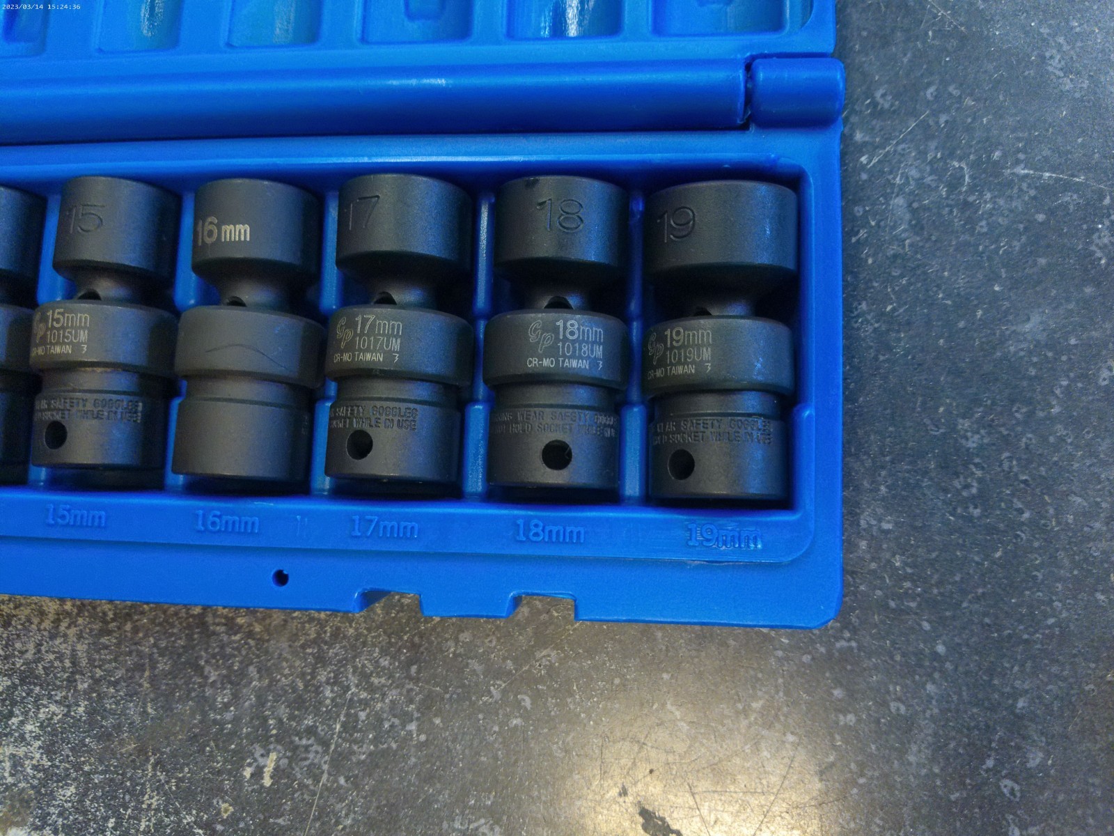 Grey Pneumatic 1210UM 3/8″ Drive 10 Piece Universal Metric Set