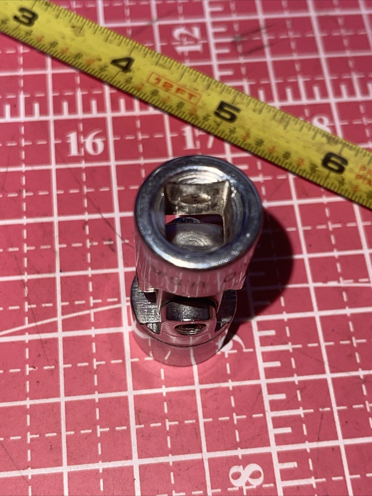 Easco USA 722018 9/16 in SAE 3/8 Drive Swivel wobble 12 point Socket